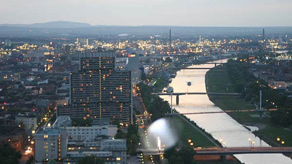 MANNHEIM VINTAGE STORE GUIDE - Peeces