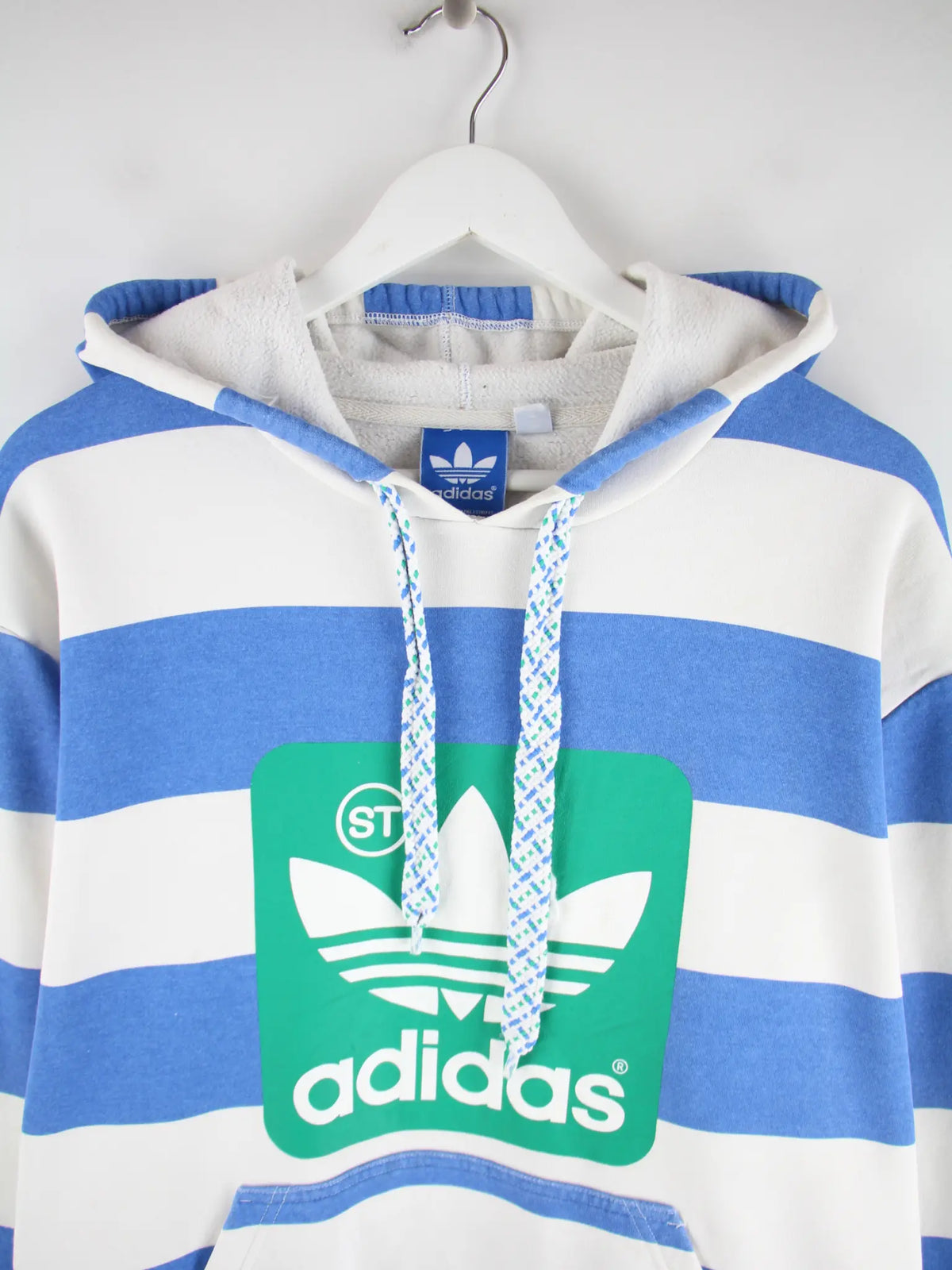 Adidas Hoodie Blau XL – Detailansicht Vorderseite
