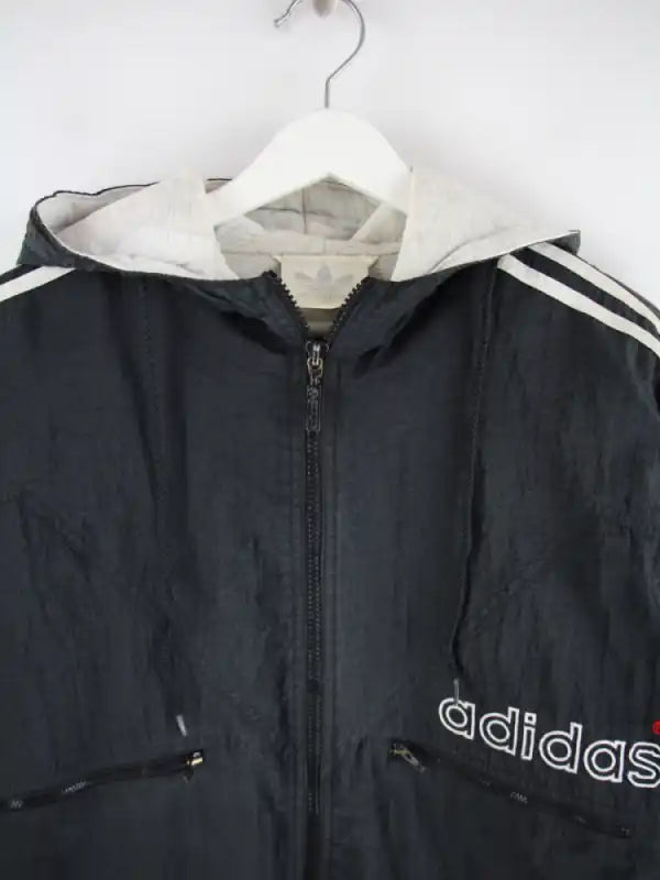 Adidas Jacke Schwarz L – Detailansicht Vorderseite