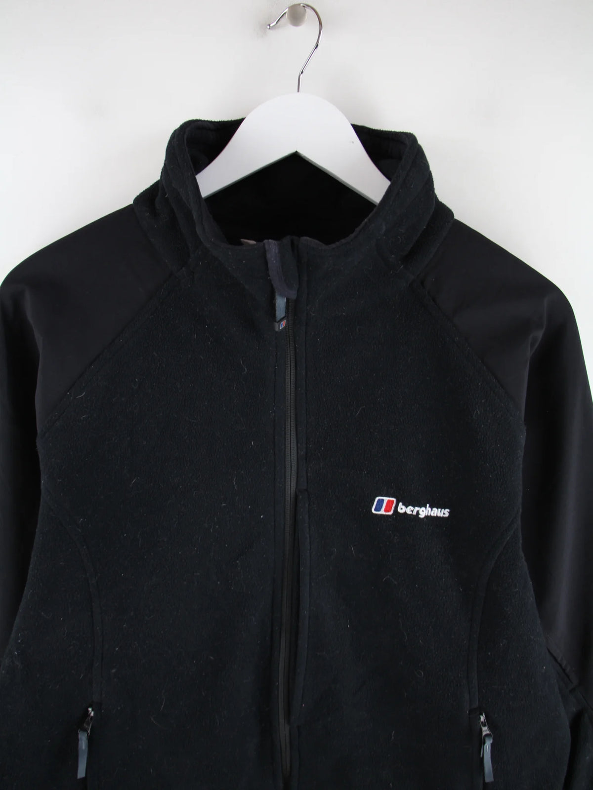 Berghaus Fleece Schwarz M – Detailansicht Vorderseite