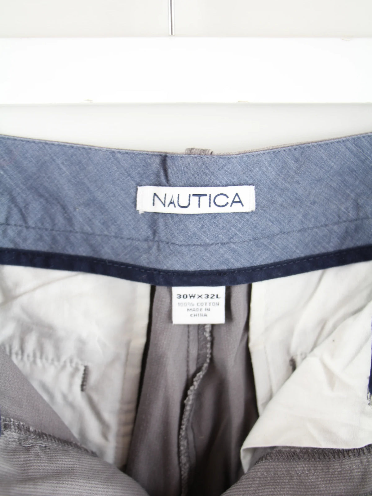 Nautica Hose Grau – Detailansicht Vorderseite