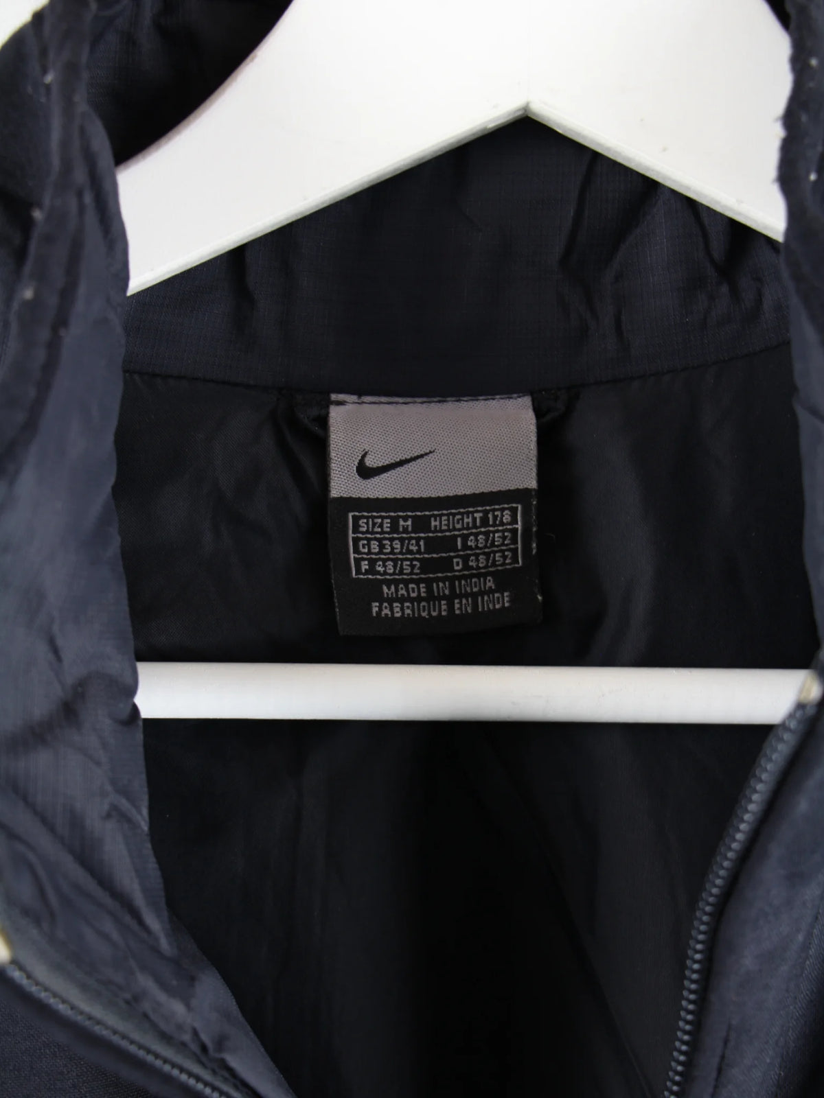 Nike Jacke Schwarz M – Etikett