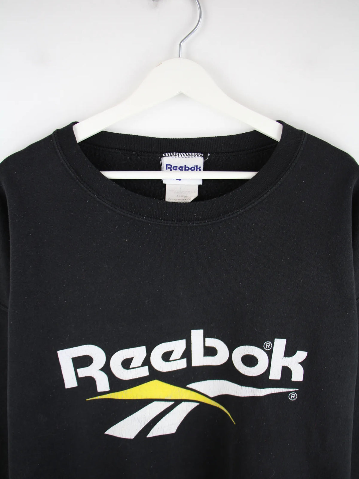 Reebok Sweater Schwarz XL – Detailansicht Vorderseite