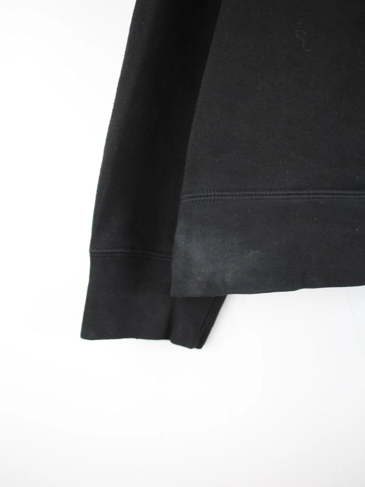 Russell Athletic Sweater Schwarz XXL – Detailansicht Vorderseite