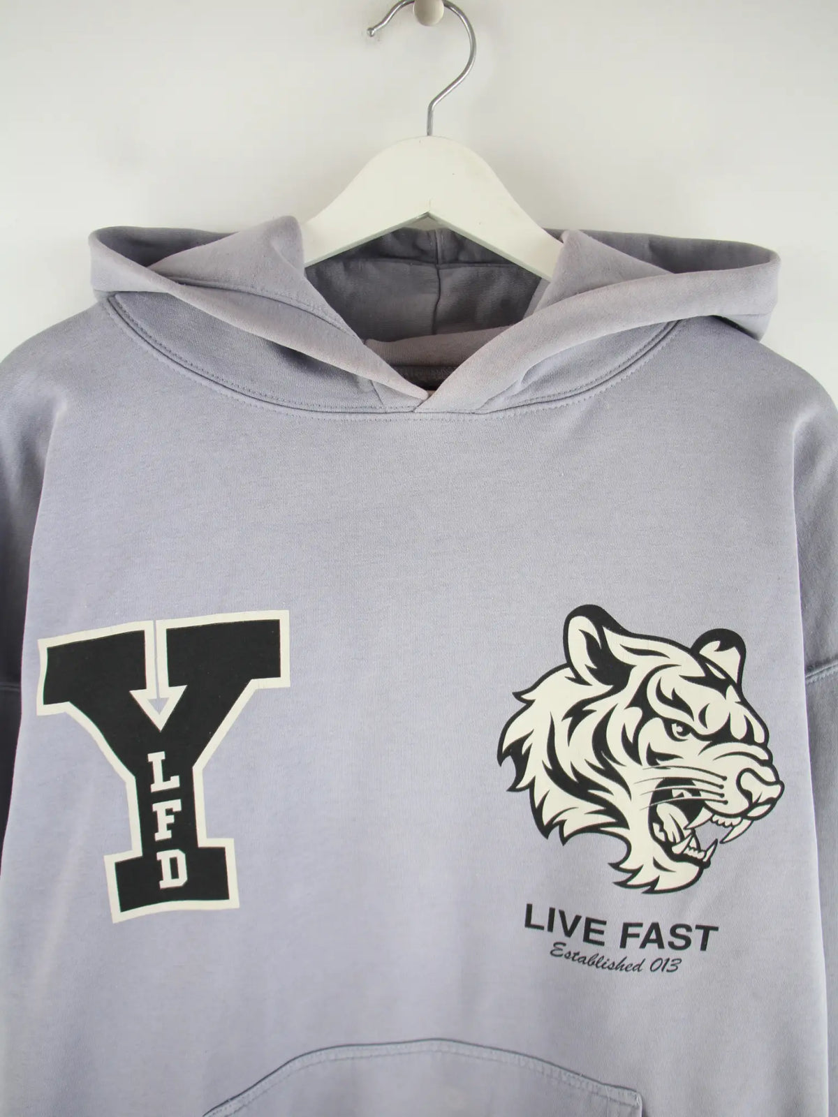 Vintage Hoodie Lila L – Detailansicht Vorderseite