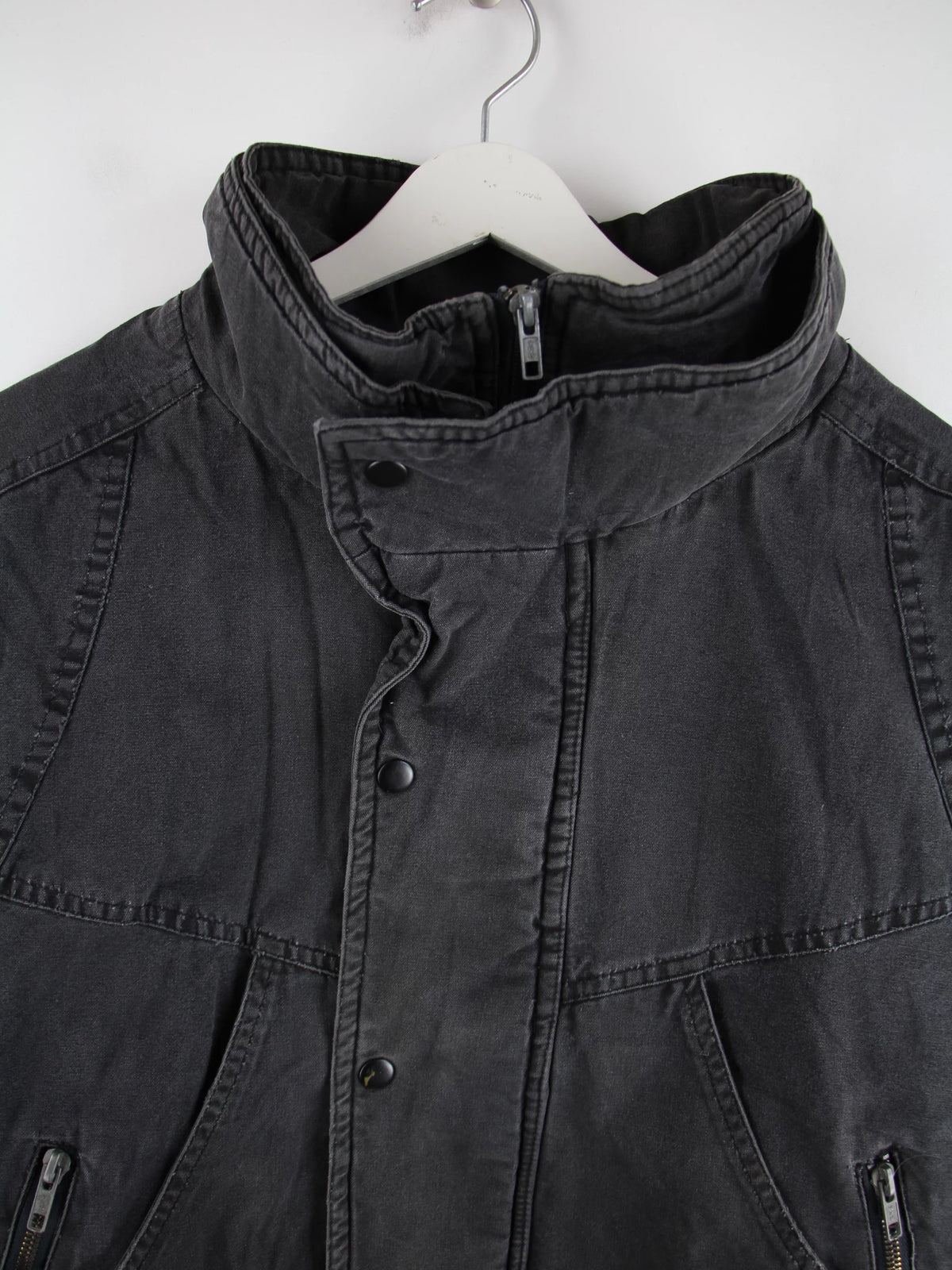 Vintage Jacke Schwarz L – Detailansicht Vorderseite