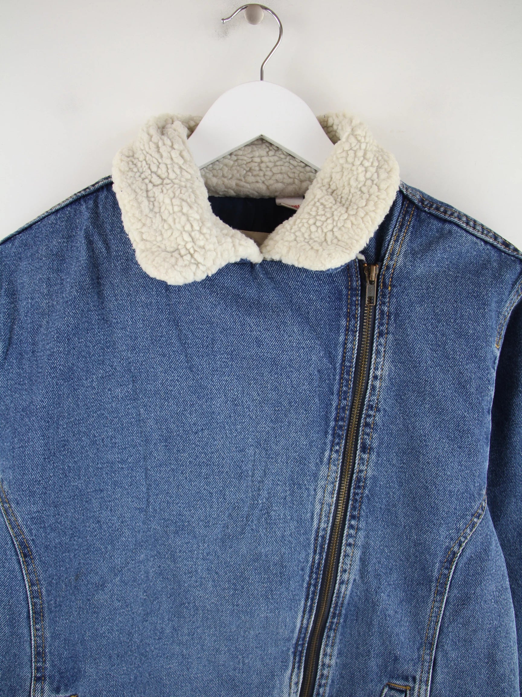 Vintage Jeansjacke Blau M – Detailansicht Vorderseite