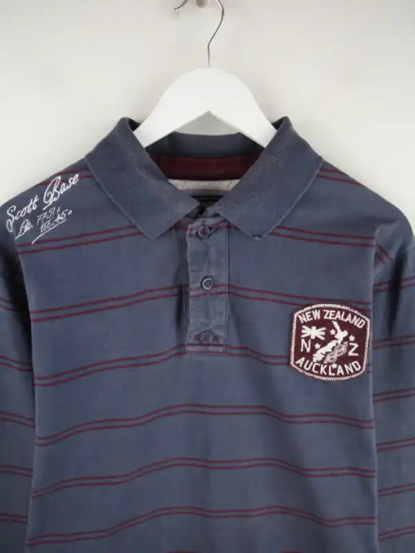 Vintage Polo Blau XXL – Detailansicht Vorderseite