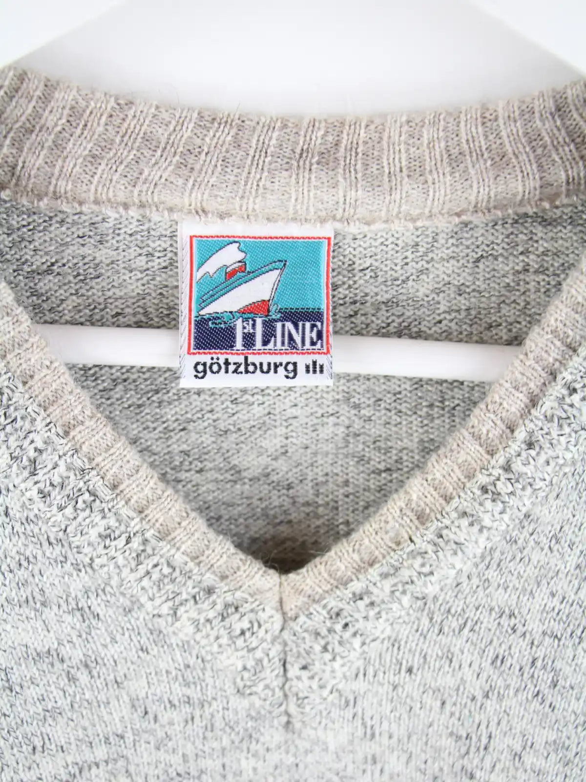 Vintage Pullover Grau L – Detailansicht Vorderseite