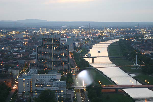 MANNHEIM VINTAGE STORE GUIDE - Peeces