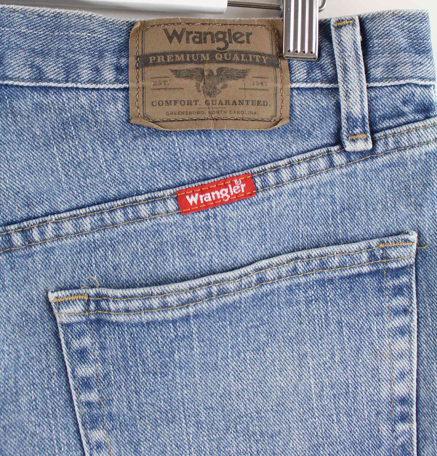 Wrangler Relaxed Fit Jeans Shorts Blau W32 (detail image 1)