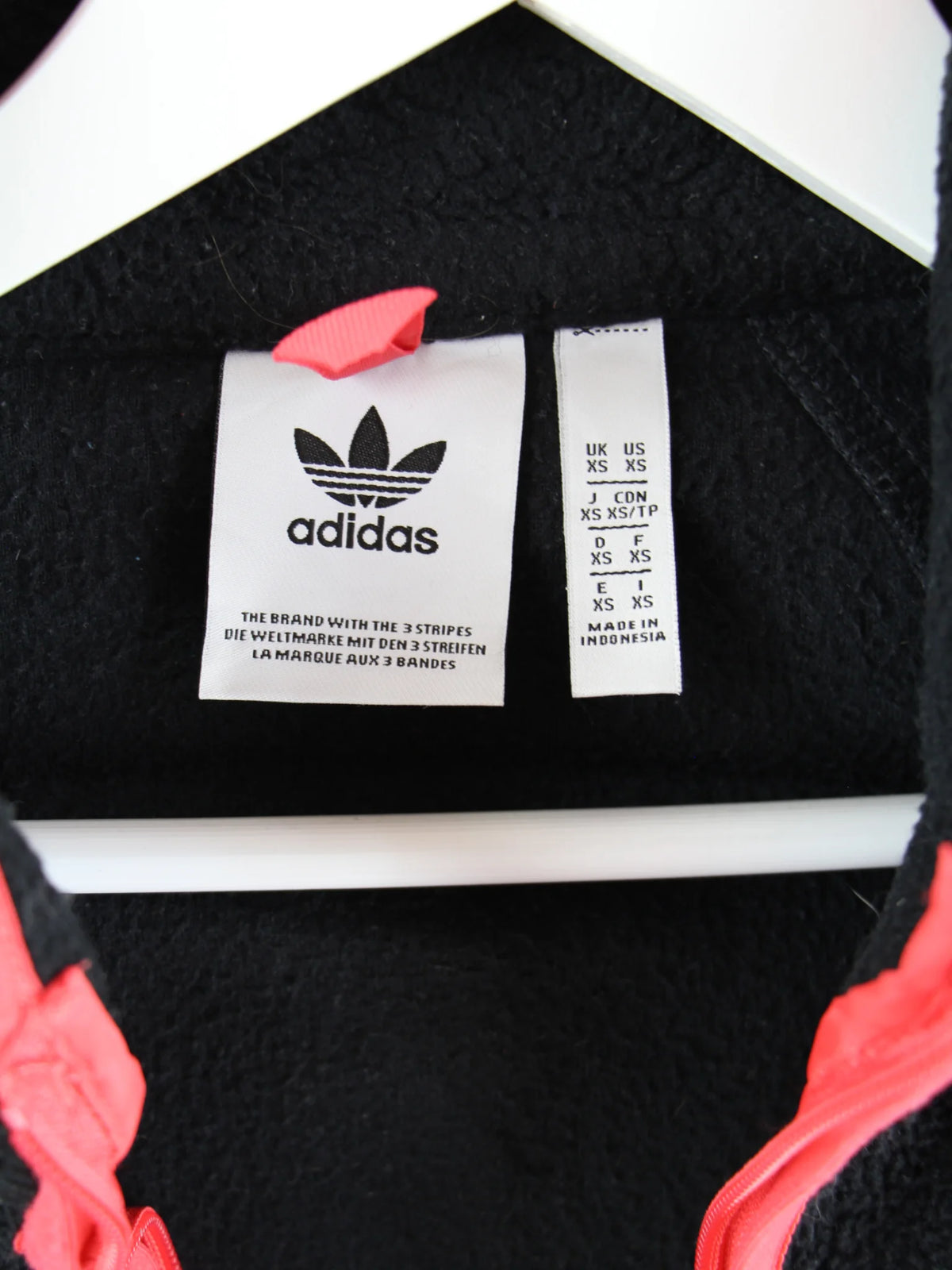 Adidas Fleece Schwarz XS – Etikett