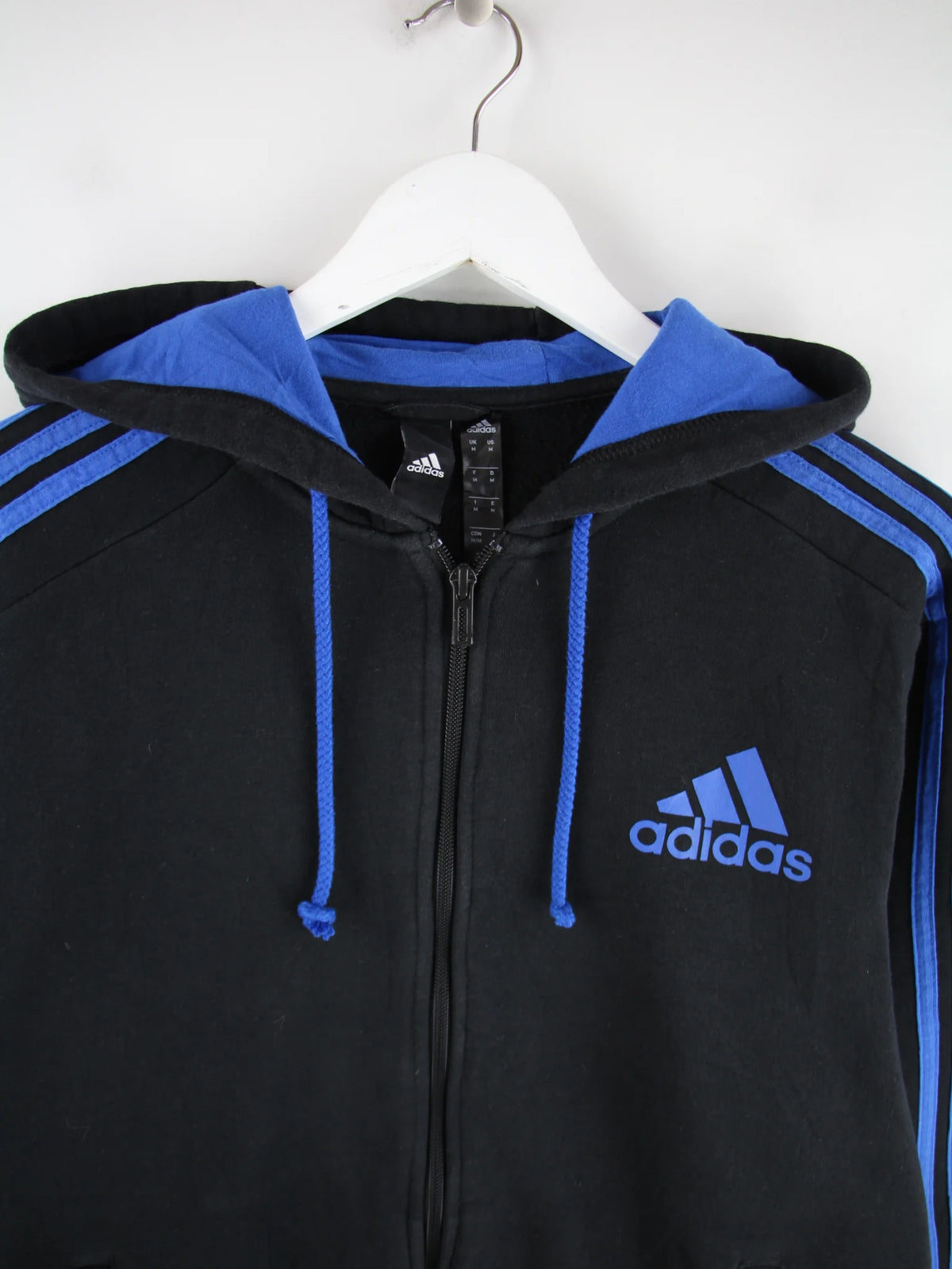 Adidas Hoodie Schwarz M – Detailansicht Vorderseite