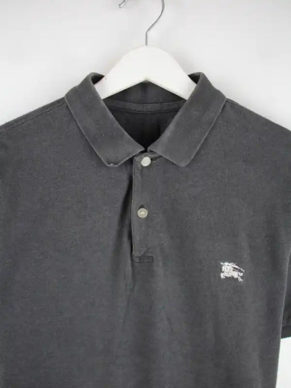Burberry Polo Grau M – Detailansicht Vorderseite