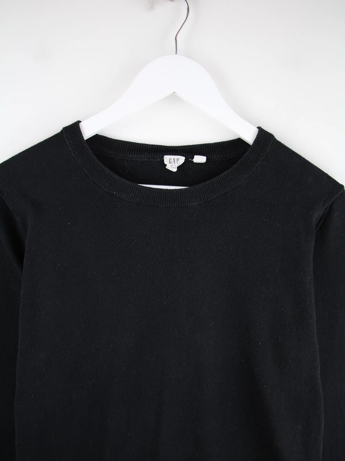 GAP Pullover Schwarz M – Detailansicht Vorderseite