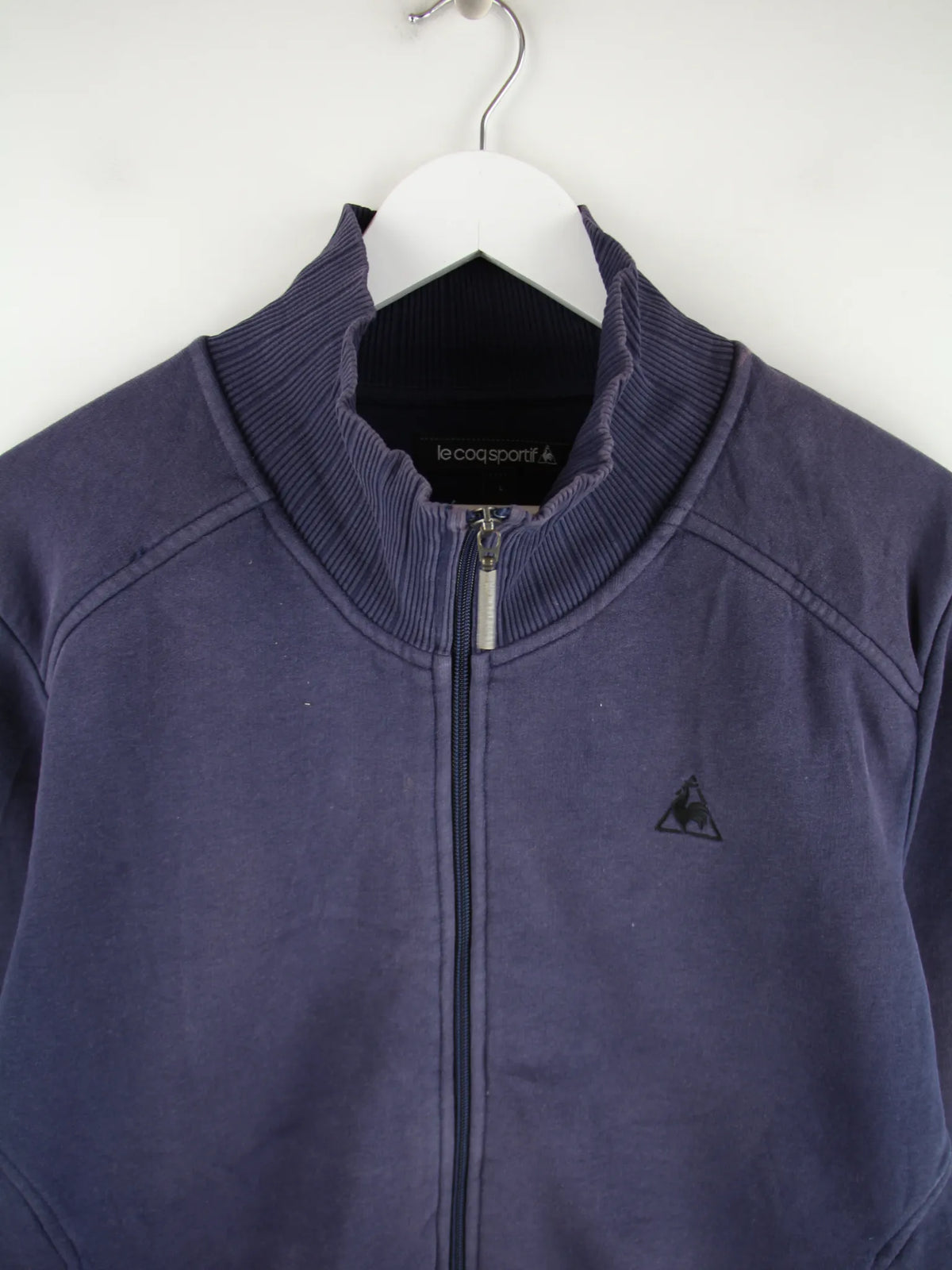 Le Coq Sportif Sweatjacke Blau L – Detailansicht Vorderseite