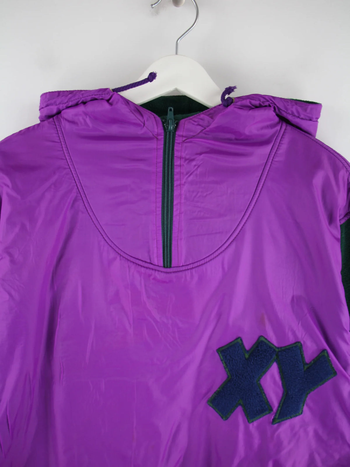 Lotto Windbreaker Lila M – Detailansicht Vorderseite