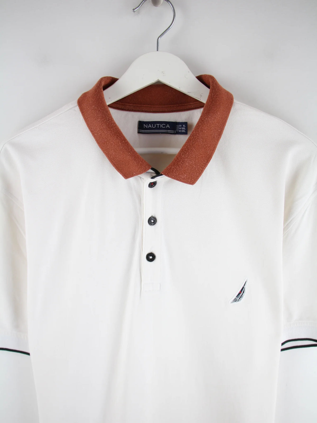 Nautica Polo Weiß XL – Detailansicht Vorderseite