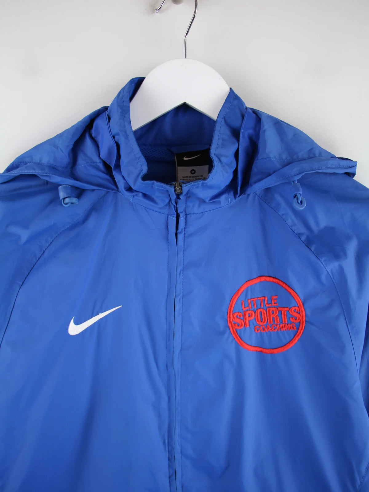 Nike Leichte Jacke Blau M – Detailansicht Vorderseite