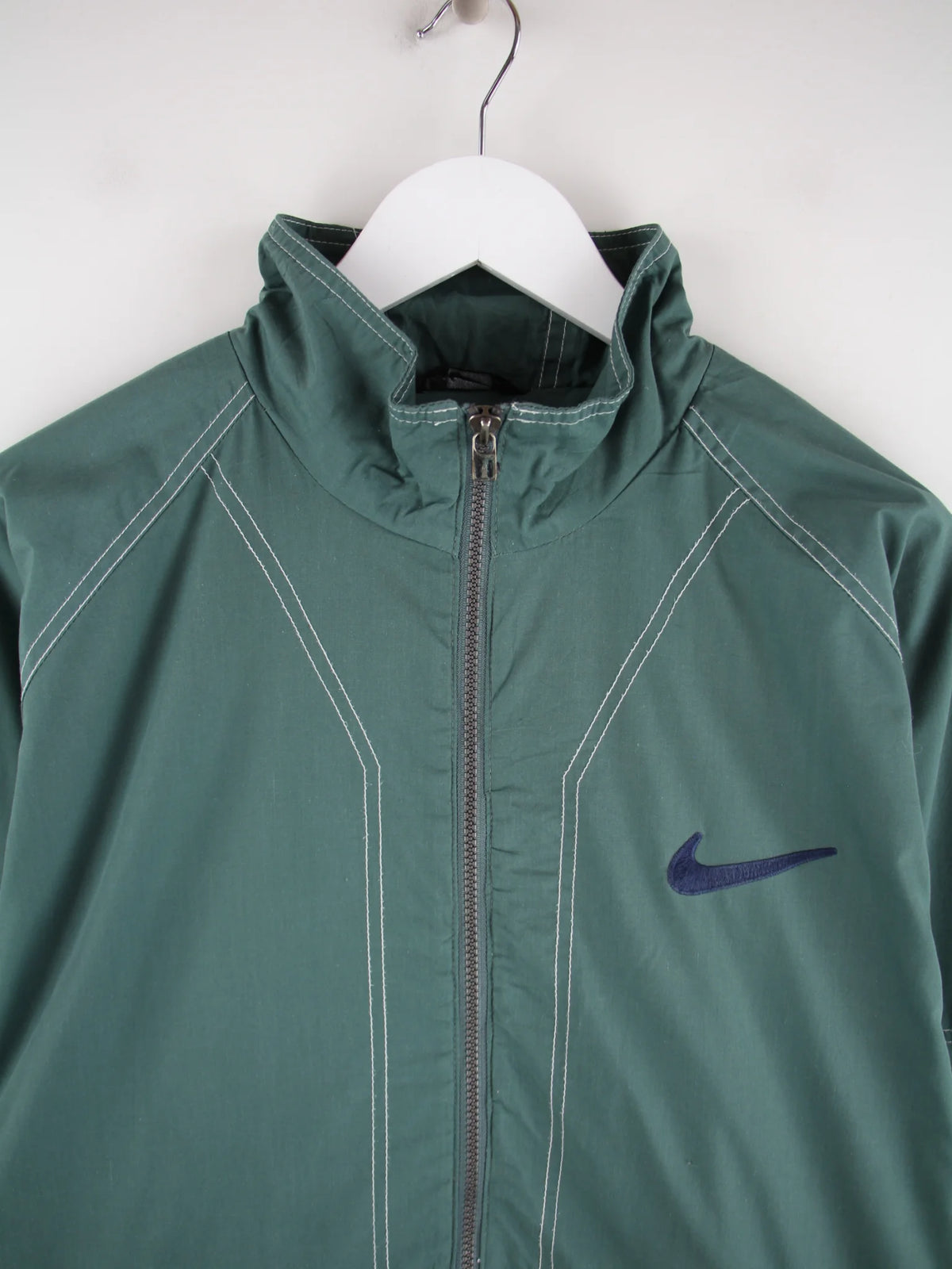 Nike Leichte Jacke Grün L – Detailansicht Vorderseite