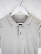 Nike Polo Grau XL – Detailansicht Vorderseite