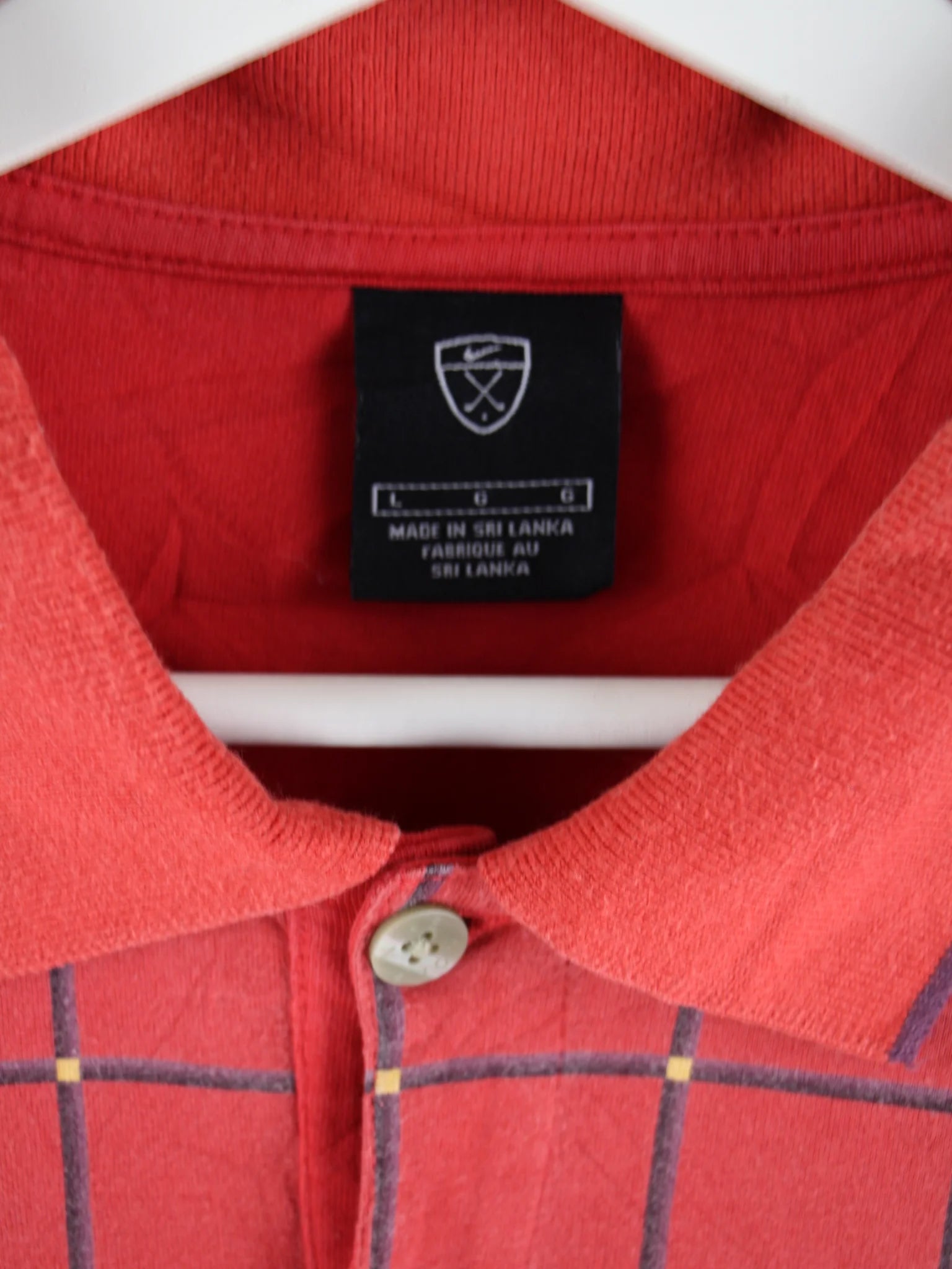 Nike Polo Rot L – Detailansicht Vorderseite