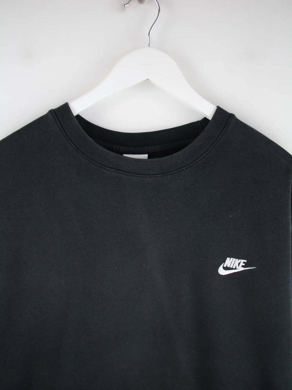 Nike Sweater Schwarz XXL – Detailansicht Vorderseite