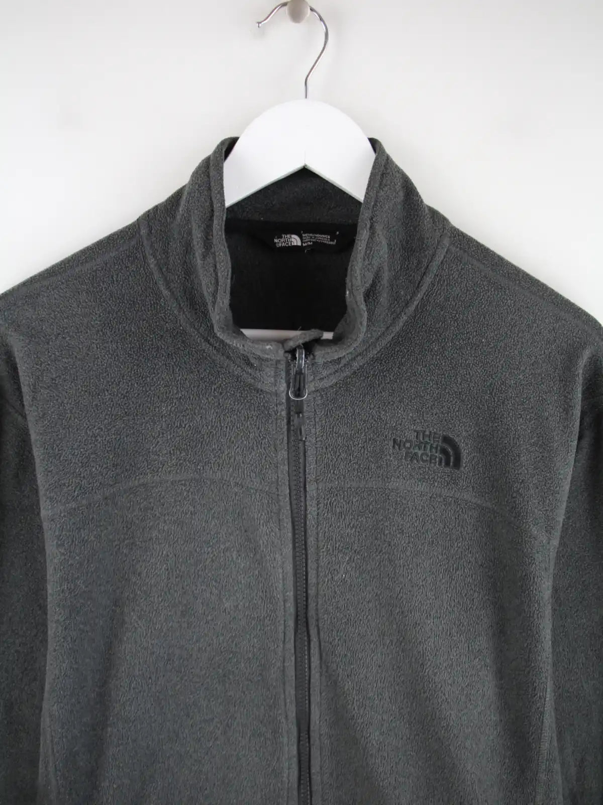 The North Face Fleece Grau M – Detailansicht Vorderseite