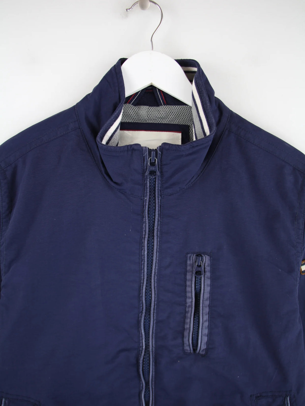 Tommy Hilfiger Leichte Jacke Blau L – Detailansicht Vorderseite