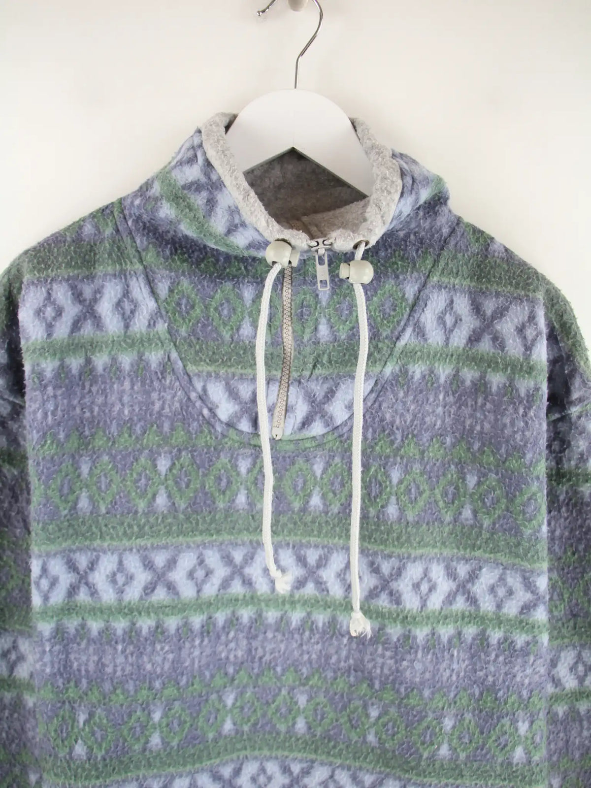 Vintage Fleece Mehrfarbig L – Detailansicht Vorderseite