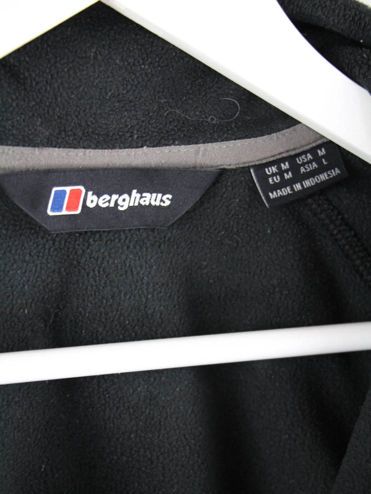 Vintage Fleece Schwarz M – Etikett