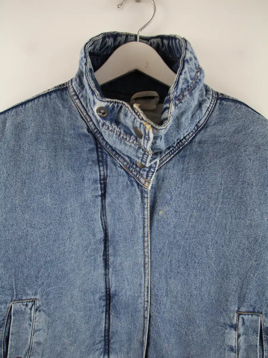 Vintage Jeansjacke Blau M – Detailansicht Vorderseite