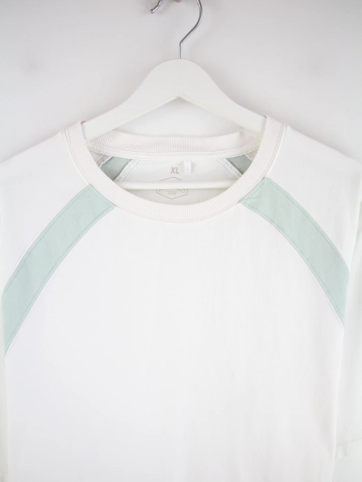 Vintage T-Shirt Weiß XL – Detailansicht Vorderseite