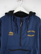 Vintage Windbreaker Blau M – Detailansicht Vorderseite