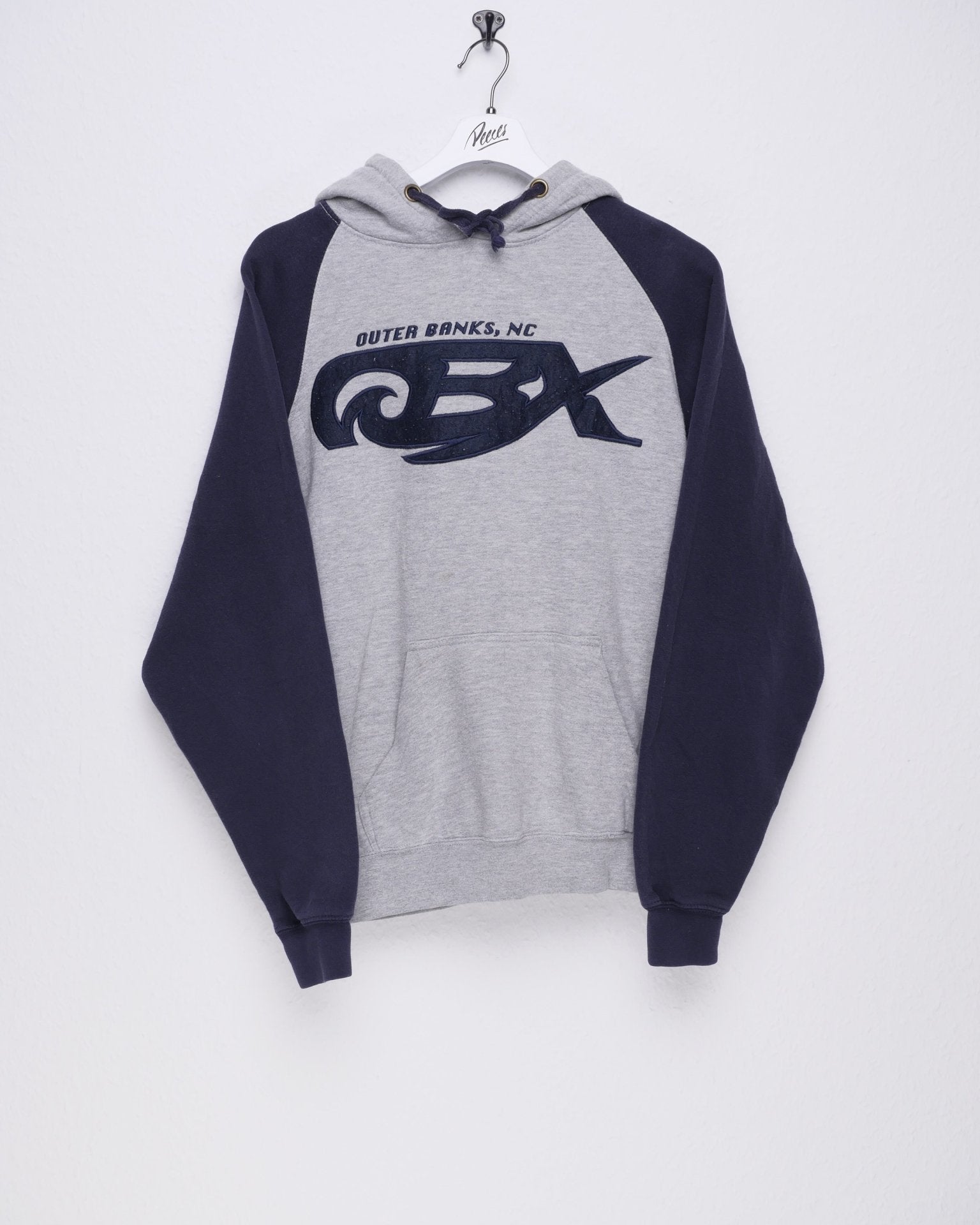 embroidered Logo two toned Hoodie - Peeces