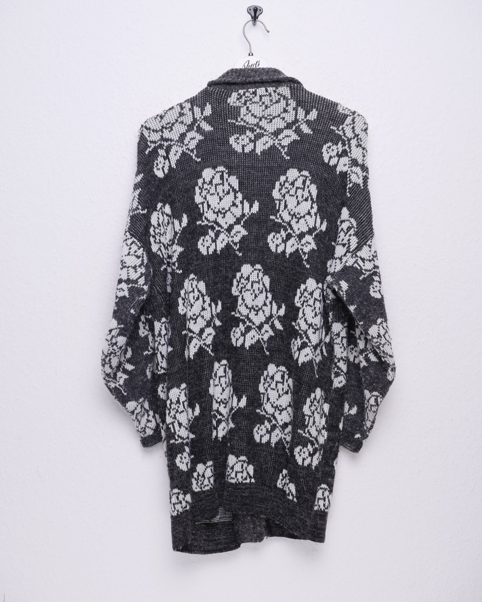 Flowers Graphic Vintage Buttoned Down Sweater - Peeces